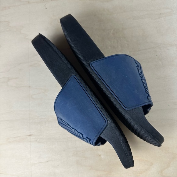 Prada slides - Picture 7 of 13